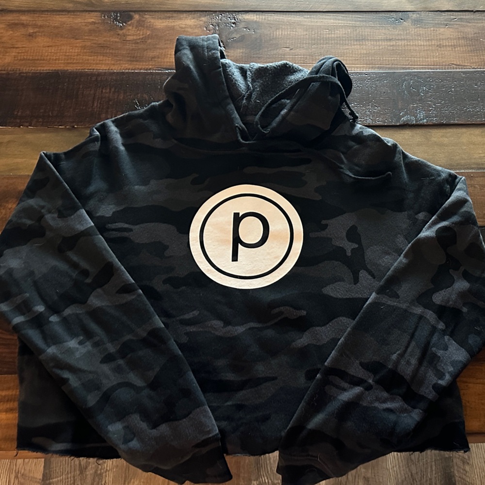 Cropped Black Camo Hoodie with Circular 'p' Logo